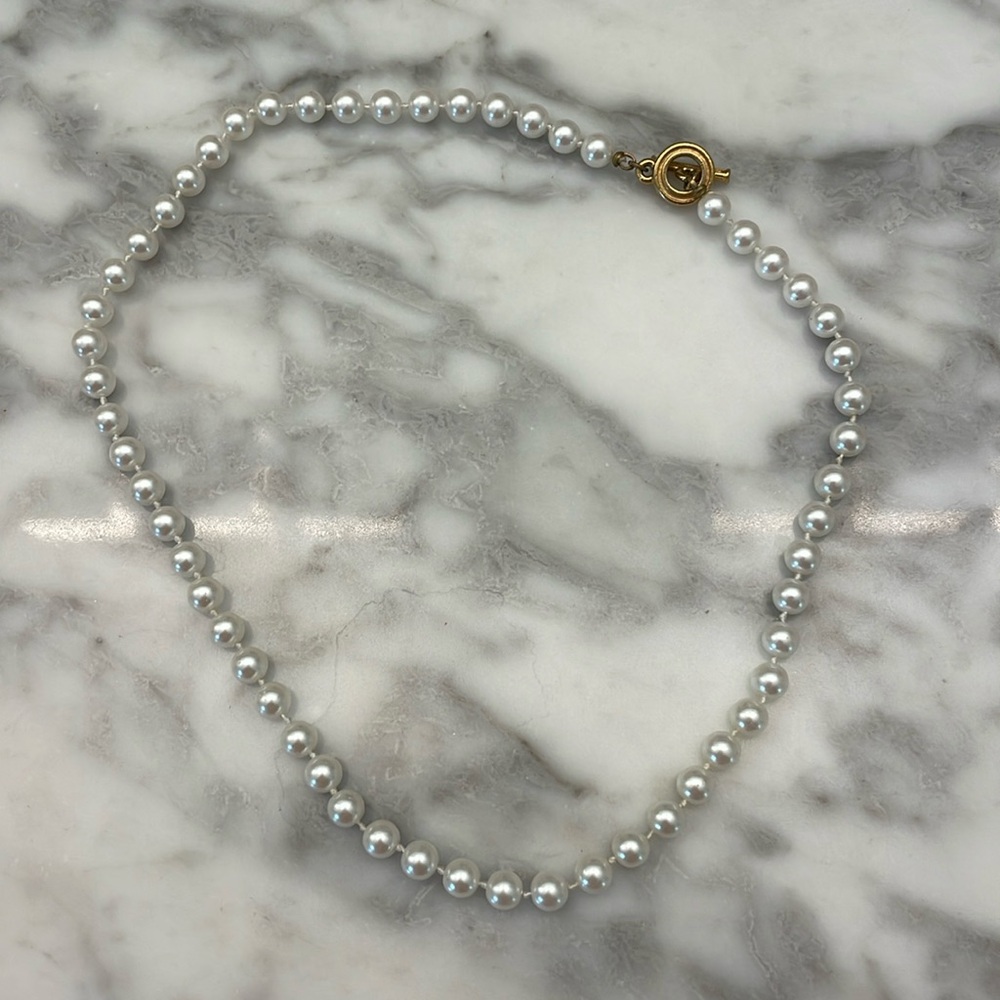 Pearl necklace
